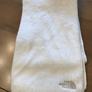 White Northface Scarf. New condition.
